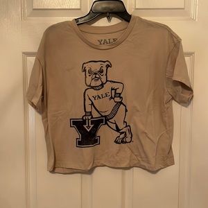 Yale tshirt